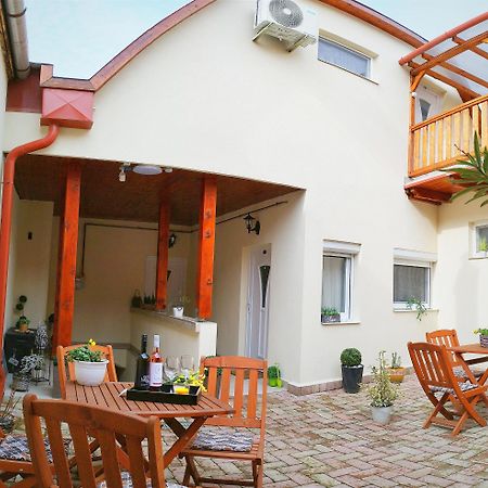 Várfal apartman Eger Kültér fotó