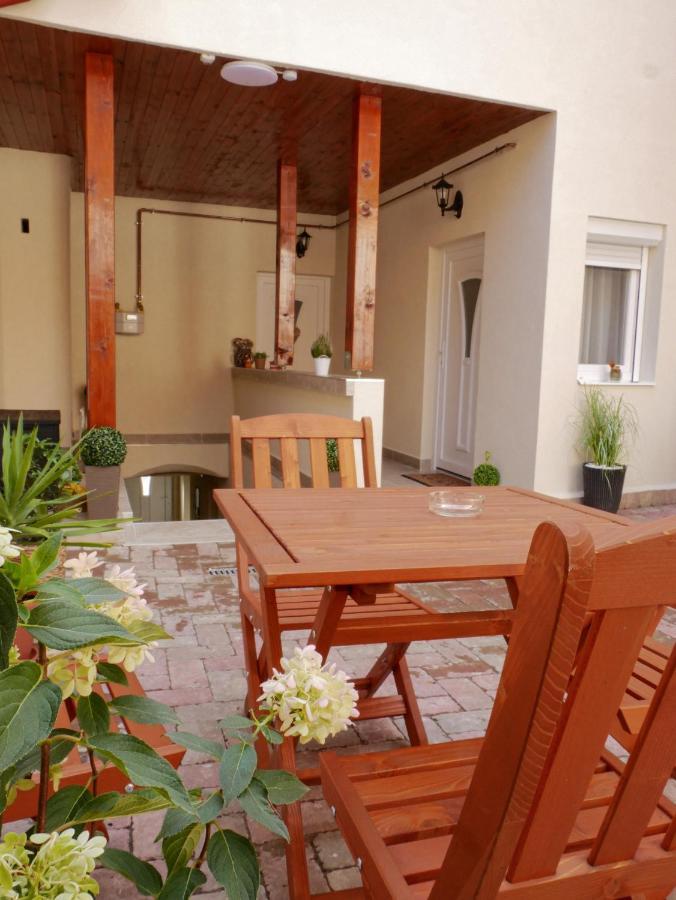 Várfal apartman Eger Kültér fotó