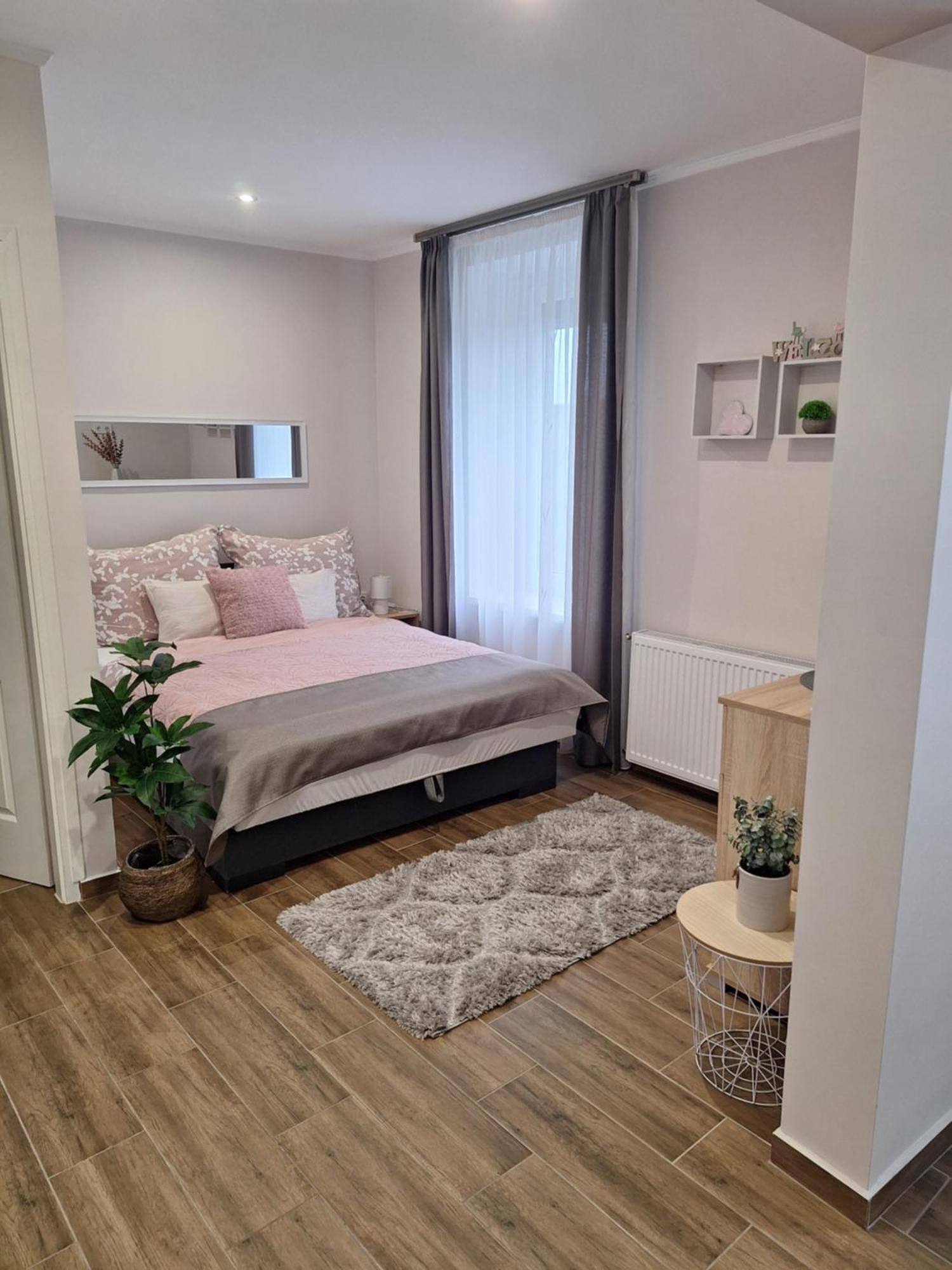 Várfal apartman Eger Szoba fotó